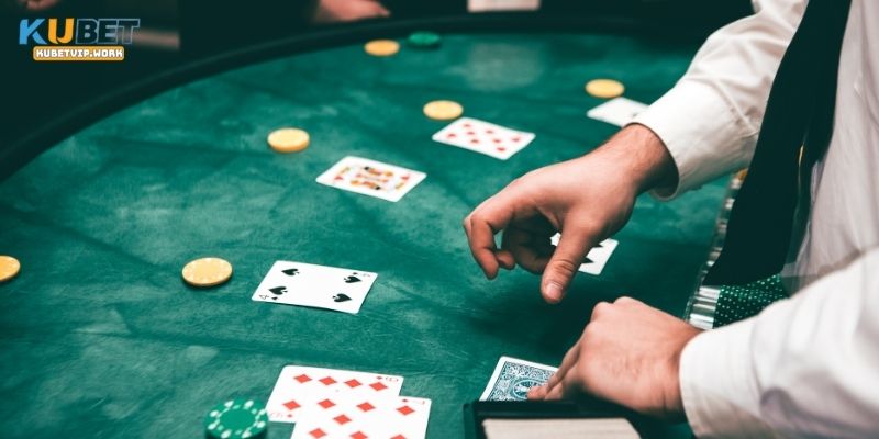 Bài poker là gì?
